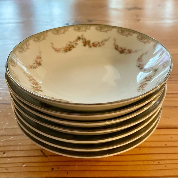 Noritake dessert bowls - Picture 1 of 6